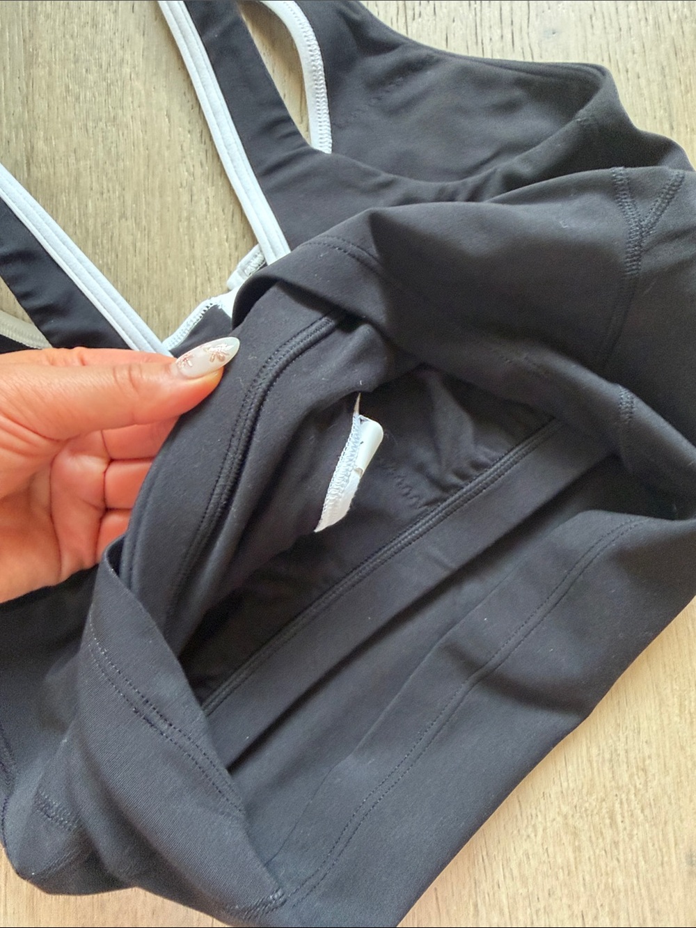 EUC align notched neck tank black/white size 6 lululemon - Picture 8 of 14
